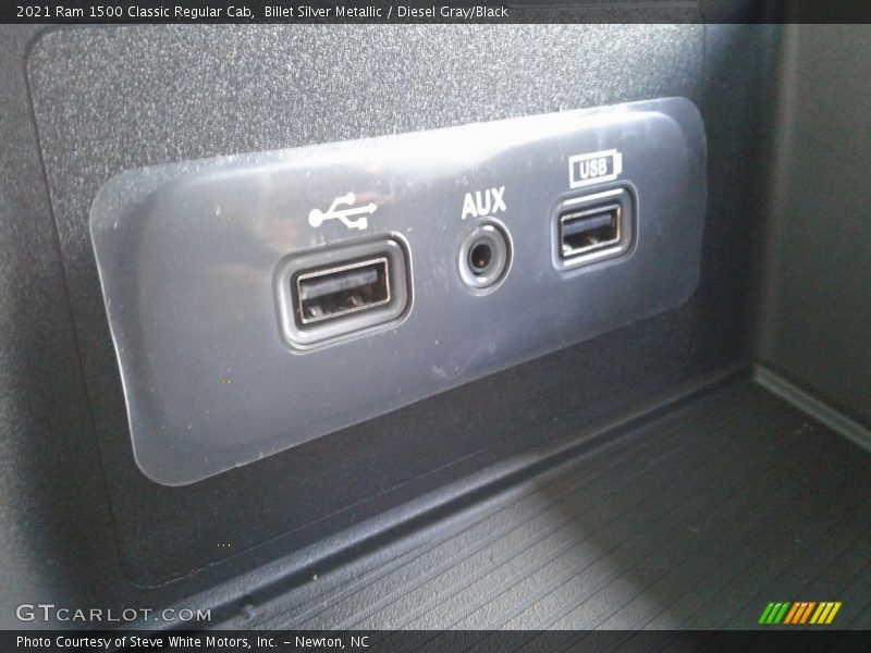 Billet Silver Metallic / Diesel Gray/Black 2021 Ram 1500 Classic Regular Cab