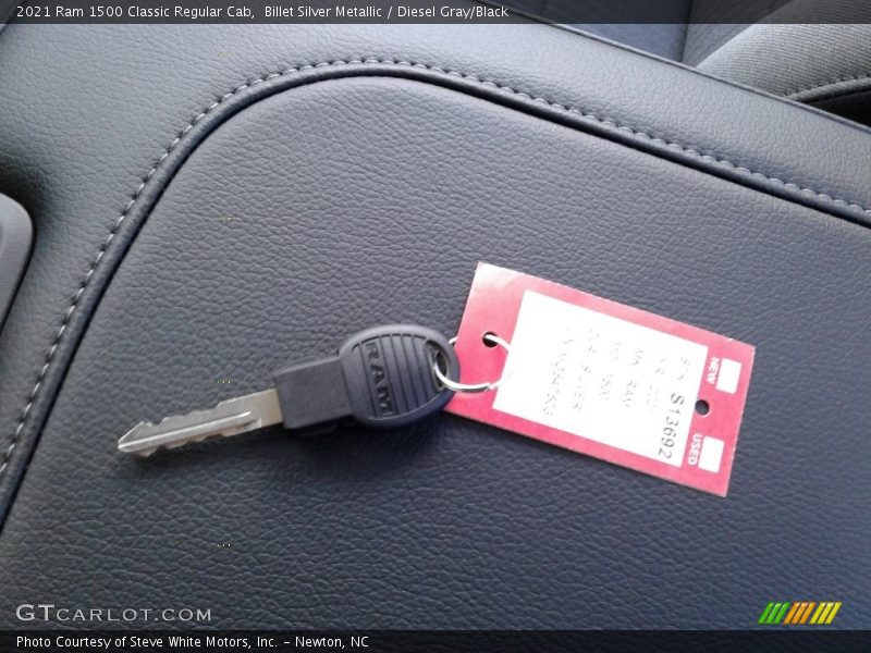 Billet Silver Metallic / Diesel Gray/Black 2021 Ram 1500 Classic Regular Cab