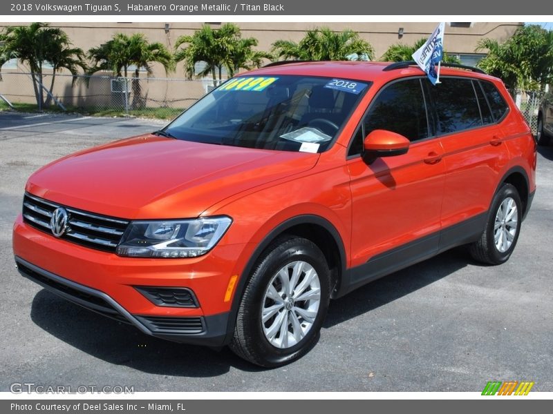 Habanero Orange Metallic / Titan Black 2018 Volkswagen Tiguan S