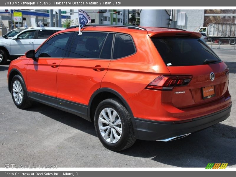 Habanero Orange Metallic / Titan Black 2018 Volkswagen Tiguan S