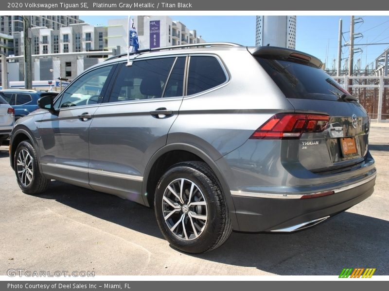 Platinum Gray Metallic / Titan Black 2020 Volkswagen Tiguan SE