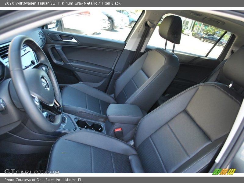 Platinum Gray Metallic / Titan Black 2020 Volkswagen Tiguan SE