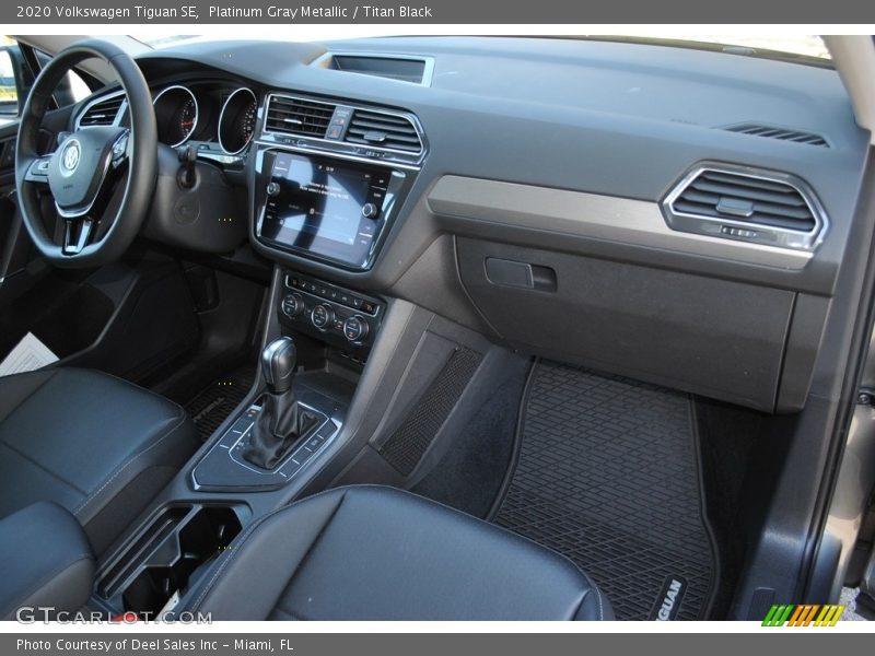 Platinum Gray Metallic / Titan Black 2020 Volkswagen Tiguan SE