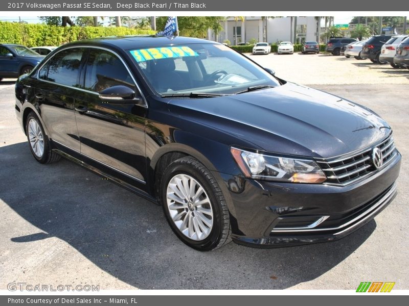 Deep Black Pearl / Titan Black 2017 Volkswagen Passat SE Sedan
