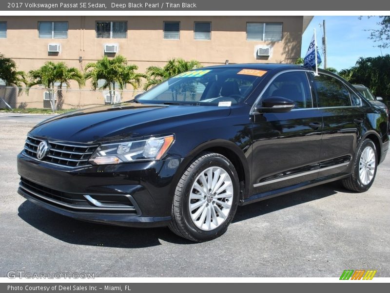 Deep Black Pearl / Titan Black 2017 Volkswagen Passat SE Sedan