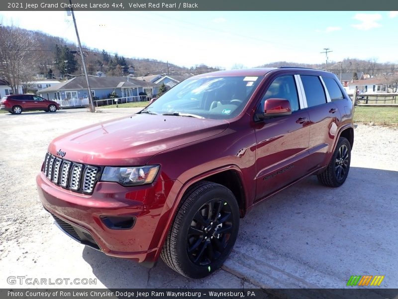 Velvet Red Pearl / Black 2021 Jeep Grand Cherokee Laredo 4x4