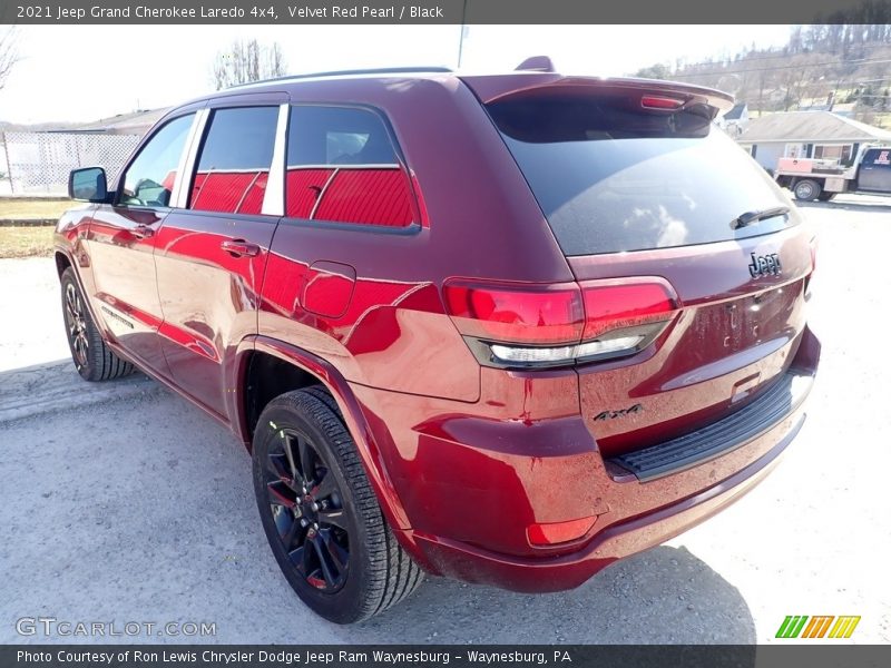 Velvet Red Pearl / Black 2021 Jeep Grand Cherokee Laredo 4x4
