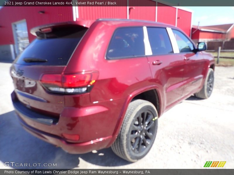 Velvet Red Pearl / Black 2021 Jeep Grand Cherokee Laredo 4x4