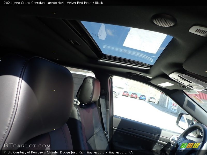 Velvet Red Pearl / Black 2021 Jeep Grand Cherokee Laredo 4x4