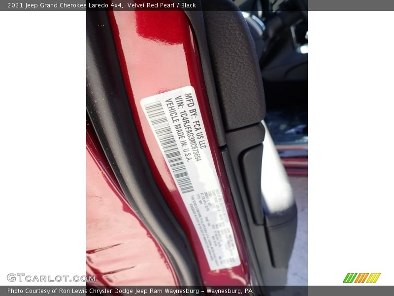 Velvet Red Pearl / Black 2021 Jeep Grand Cherokee Laredo 4x4