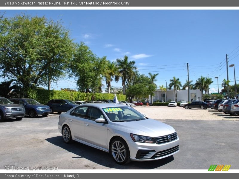 Reflex Silver Metallic / Moonrock Gray 2018 Volkswagen Passat R-Line