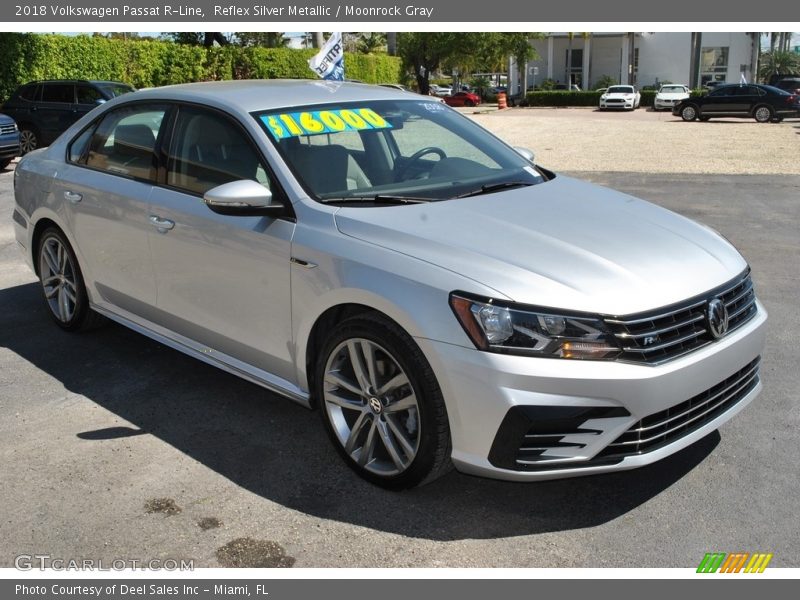 Reflex Silver Metallic / Moonrock Gray 2018 Volkswagen Passat R-Line