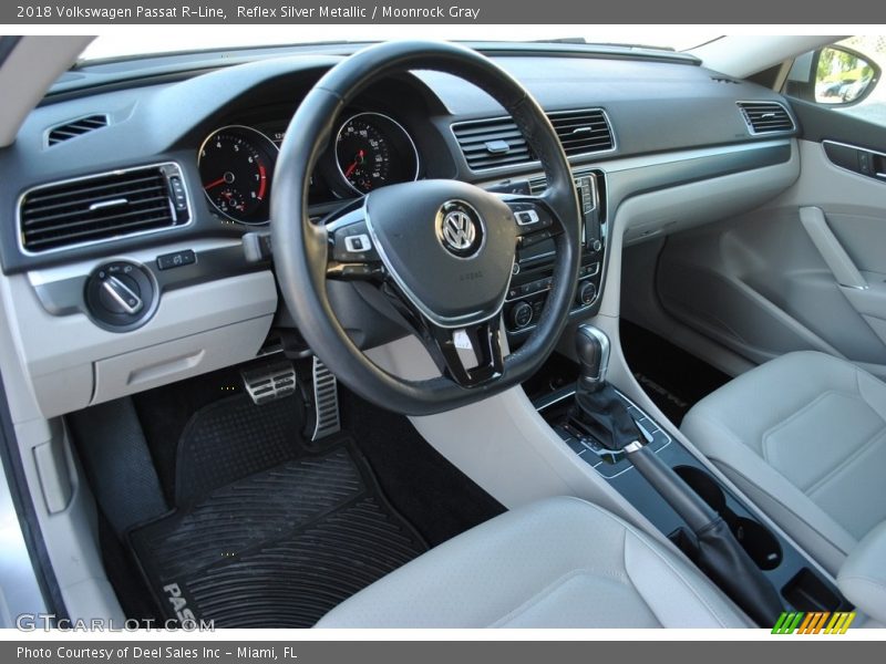 Reflex Silver Metallic / Moonrock Gray 2018 Volkswagen Passat R-Line
