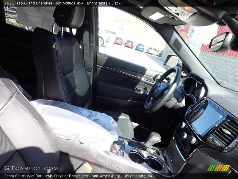 Bright White / Black 2021 Jeep Grand Cherokee High Altitude 4x4