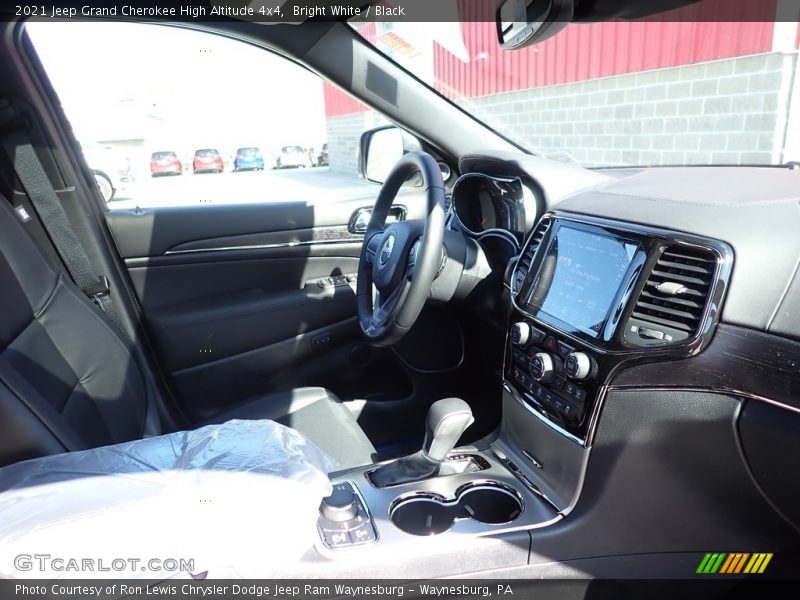 Bright White / Black 2021 Jeep Grand Cherokee High Altitude 4x4