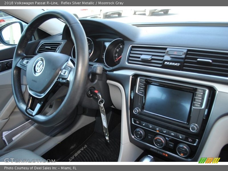 Reflex Silver Metallic / Moonrock Gray 2018 Volkswagen Passat R-Line