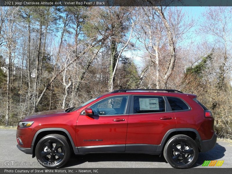 Velvet Red Pearl / Black 2021 Jeep Cherokee Altitude 4x4