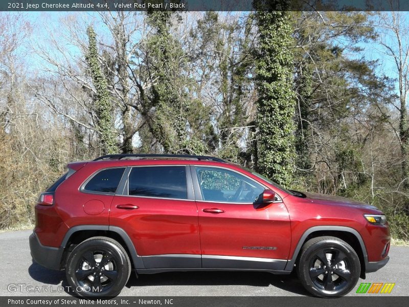 Velvet Red Pearl / Black 2021 Jeep Cherokee Altitude 4x4