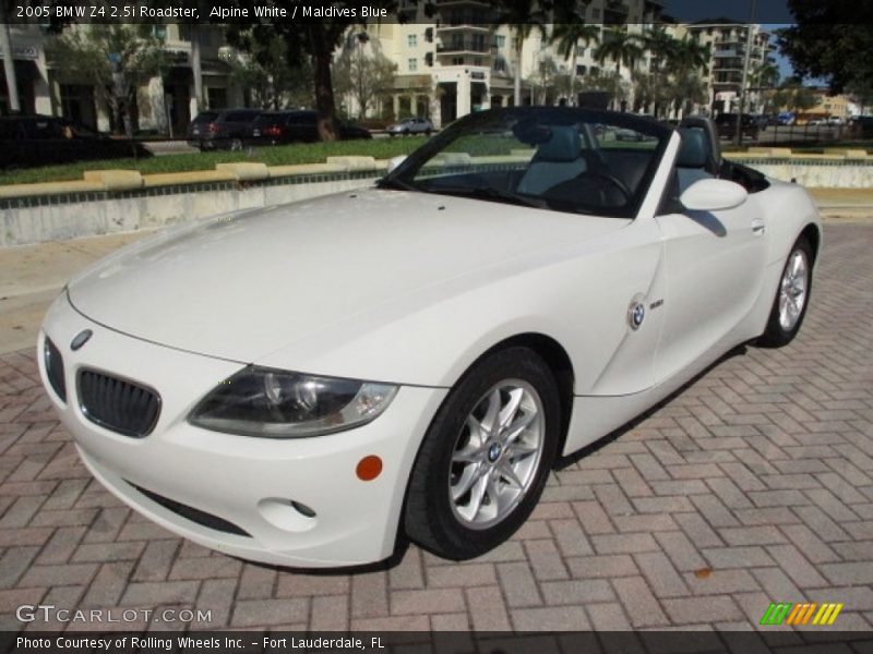 Alpine White / Maldives Blue 2005 BMW Z4 2.5i Roadster