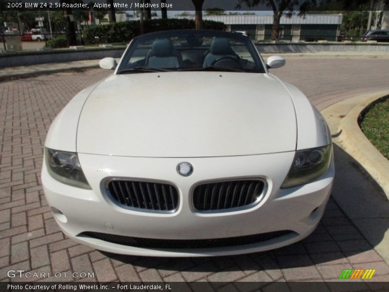 Alpine White / Maldives Blue 2005 BMW Z4 2.5i Roadster