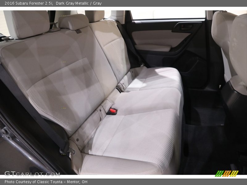 Dark Gray Metallic / Gray 2016 Subaru Forester 2.5i
