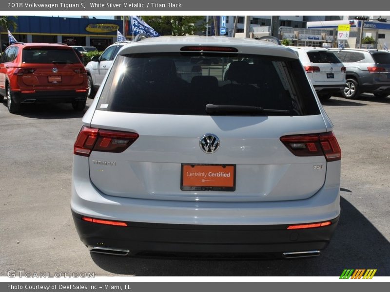 White Silver Metallic / Titan Black 2018 Volkswagen Tiguan S