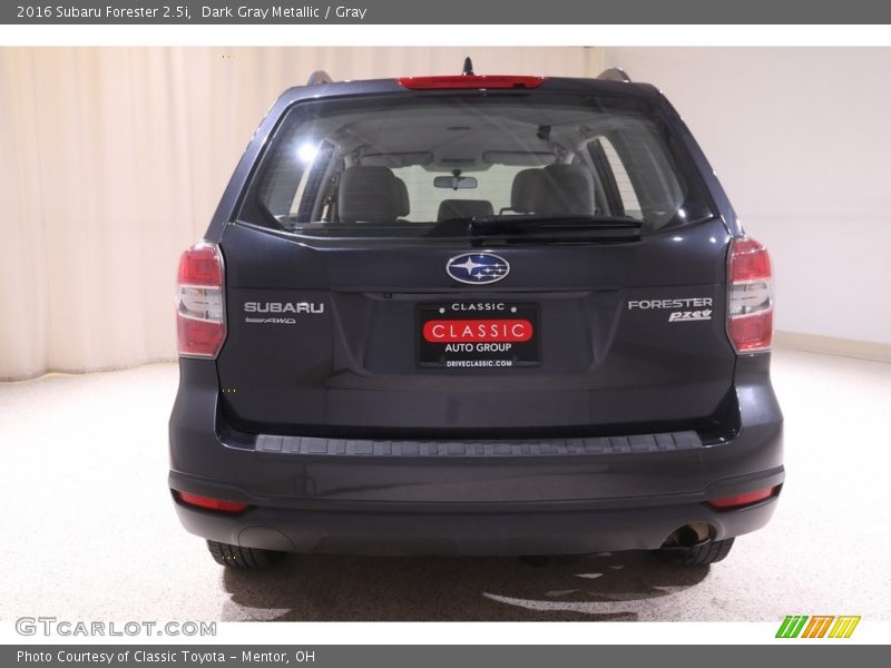 Dark Gray Metallic / Gray 2016 Subaru Forester 2.5i