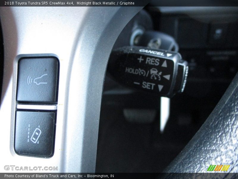 Midnight Black Metallic / Graphite 2018 Toyota Tundra SR5 CrewMax 4x4