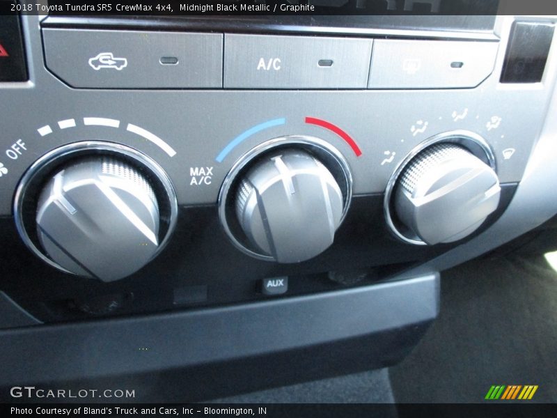 Midnight Black Metallic / Graphite 2018 Toyota Tundra SR5 CrewMax 4x4