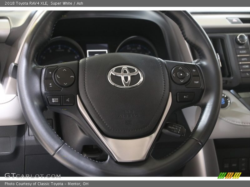 Super White / Ash 2018 Toyota RAV4 XLE