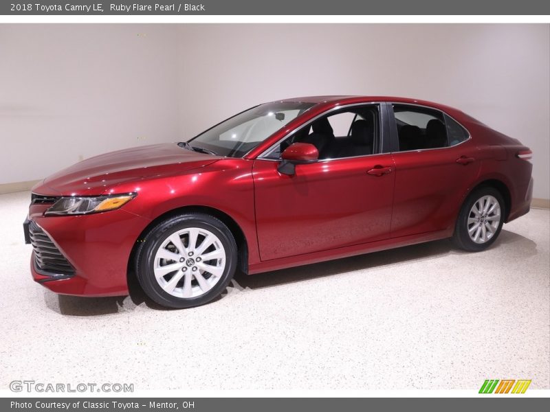 Ruby Flare Pearl / Black 2018 Toyota Camry LE