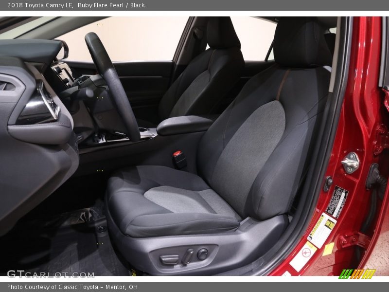 Ruby Flare Pearl / Black 2018 Toyota Camry LE