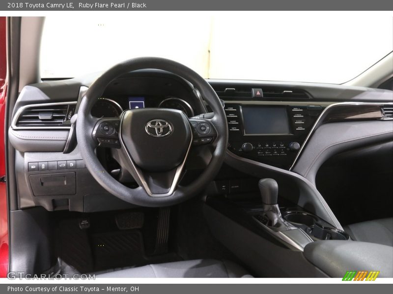 Ruby Flare Pearl / Black 2018 Toyota Camry LE