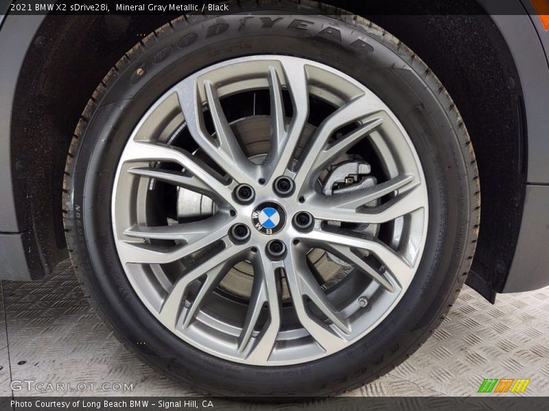 Mineral Gray Metallic / Black 2021 BMW X2 sDrive28i