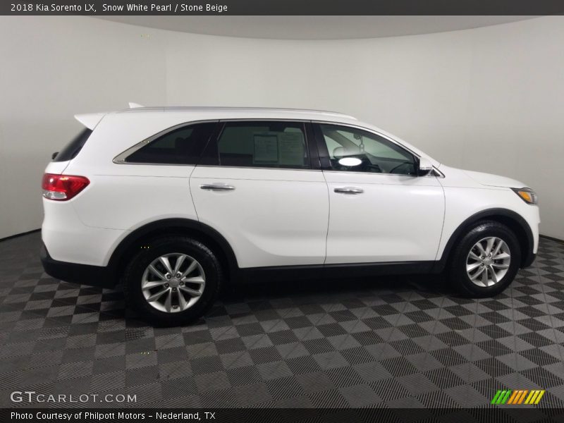 Snow White Pearl / Stone Beige 2018 Kia Sorento LX