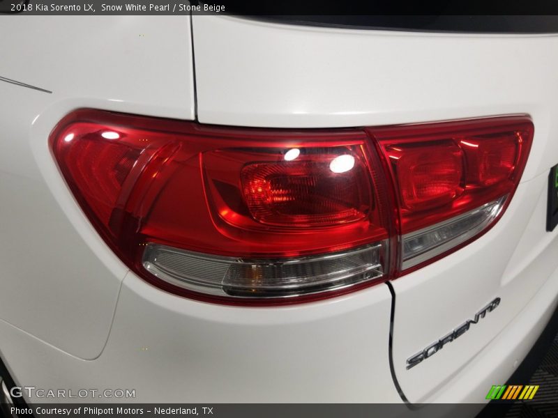 Snow White Pearl / Stone Beige 2018 Kia Sorento LX