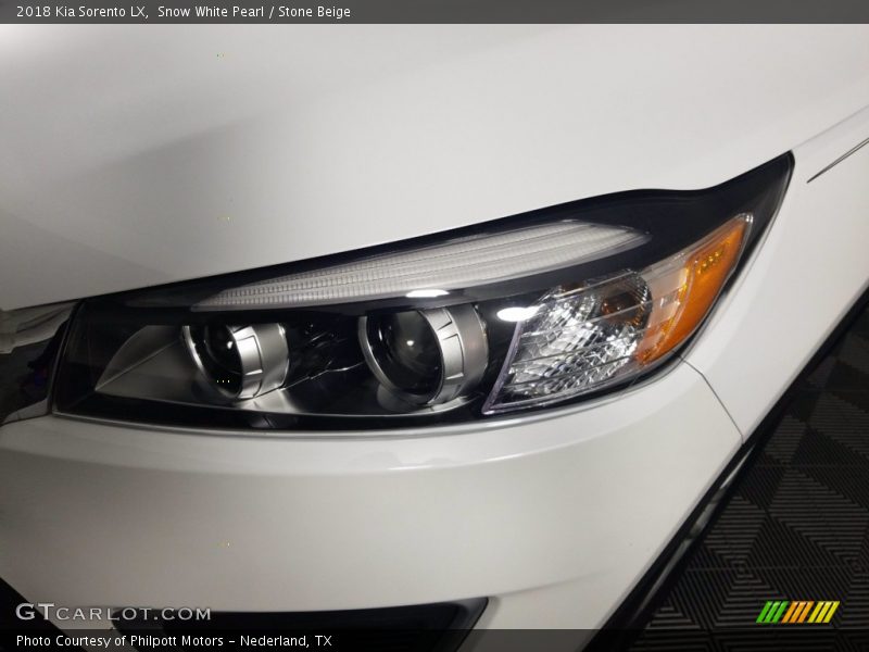 Snow White Pearl / Stone Beige 2018 Kia Sorento LX