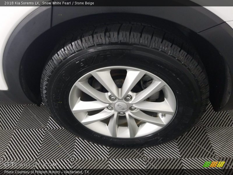 Snow White Pearl / Stone Beige 2018 Kia Sorento LX