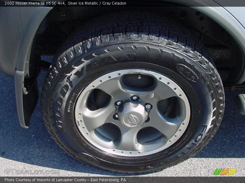 Silver Ice Metallic / Gray Celadon 2002 Nissan Xterra SE V6 SC 4x4