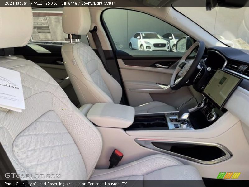 Fuji White / Ebony/Light Oyster 2021 Jaguar F-PACE P250 S