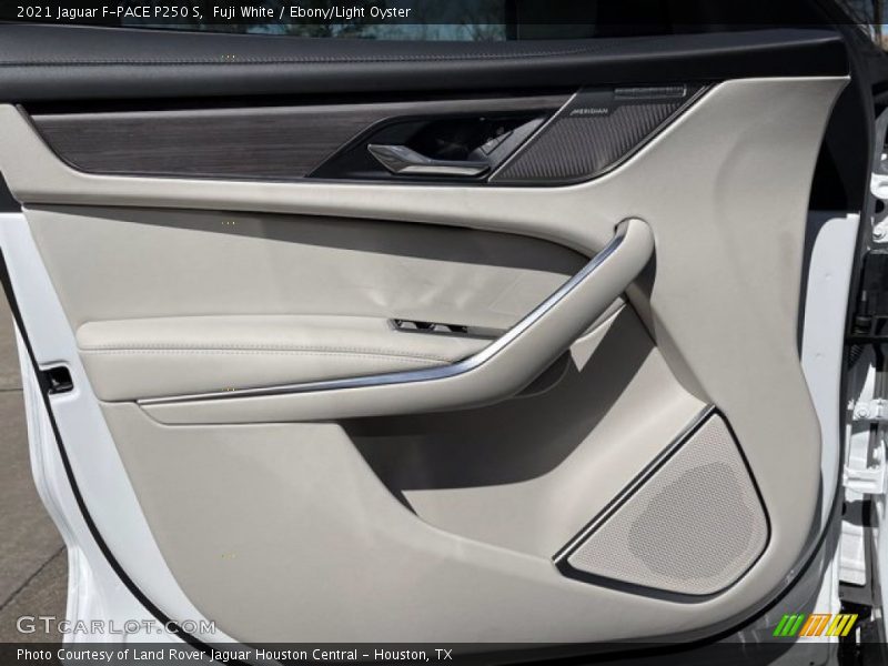 Fuji White / Ebony/Light Oyster 2021 Jaguar F-PACE P250 S