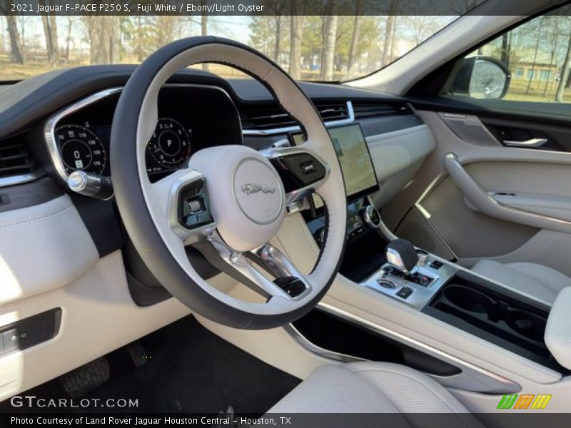 Fuji White / Ebony/Light Oyster 2021 Jaguar F-PACE P250 S