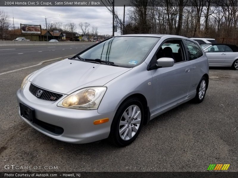 Front 3/4 View of 2004 Civic Si Coupe