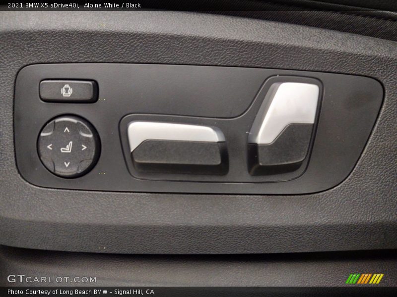 Alpine White / Black 2021 BMW X5 sDrive40i