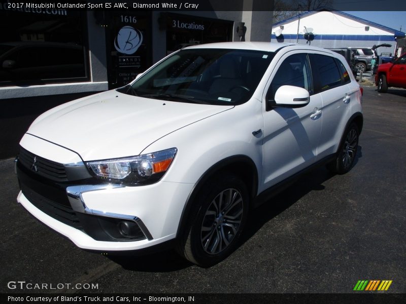 Diamond White / Gray 2017 Mitsubishi Outlander Sport ES AWC