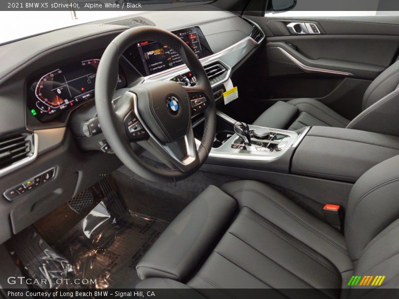 Alpine White / Black 2021 BMW X5 sDrive40i