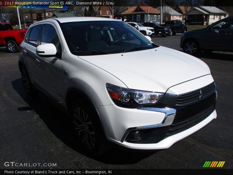 Diamond White / Gray 2017 Mitsubishi Outlander Sport ES AWC