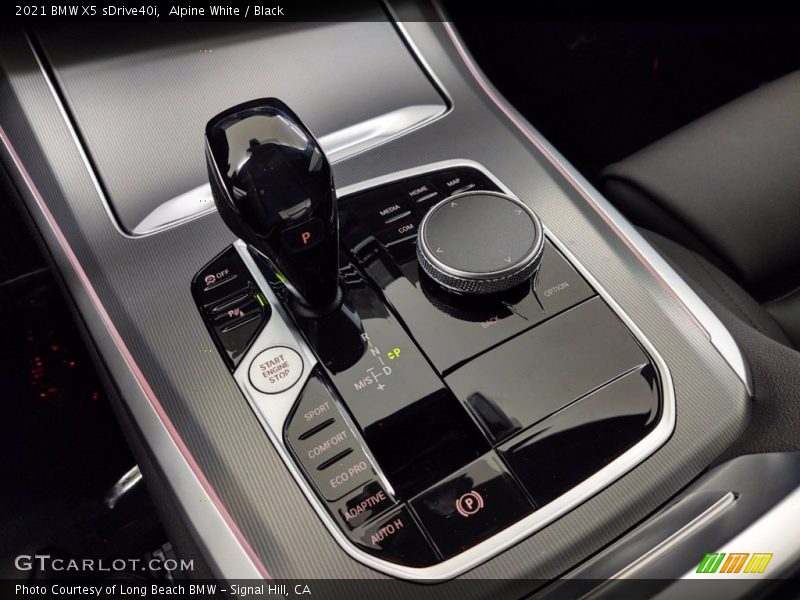 Alpine White / Black 2021 BMW X5 sDrive40i