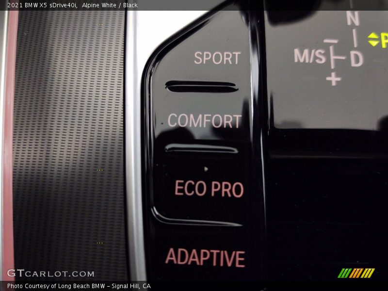 Alpine White / Black 2021 BMW X5 sDrive40i