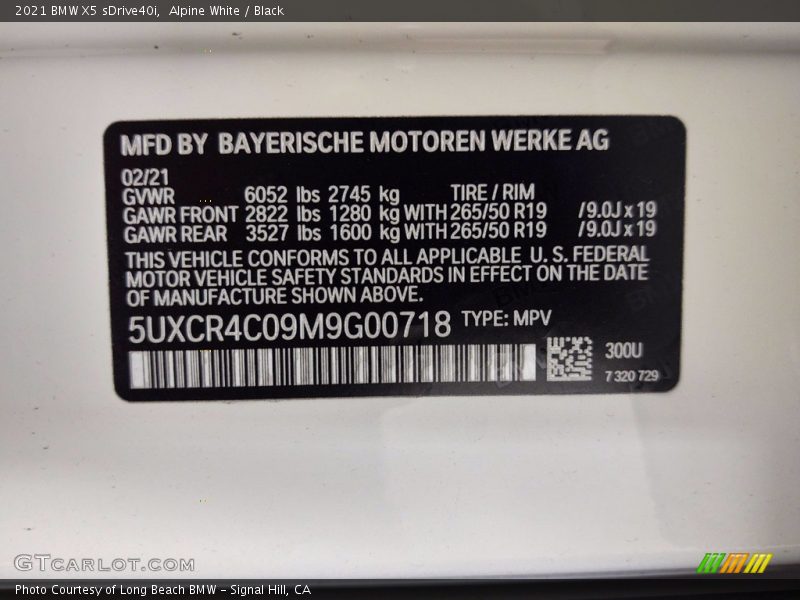 Alpine White / Black 2021 BMW X5 sDrive40i